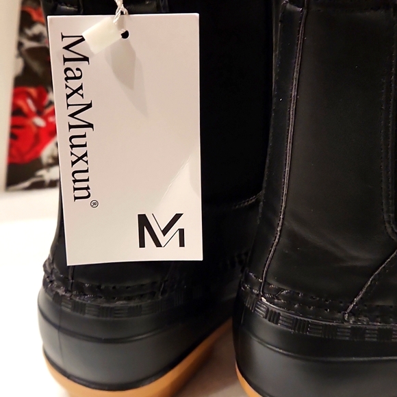 COPY - MAX MUXUM WOMANS NEW MAXMUXUM DUCK BOOTS BLACK VARIOUS SIZES. ANKLE PULL… - Picture 5 of 9